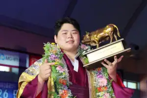‘씨름 괴물’ 김민재, 통산 18번째 백두장사…‘황제’ 이만기와 어깨 나란히