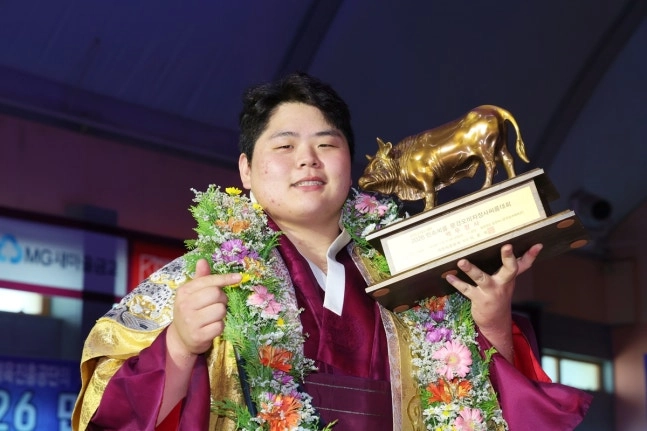 통산 18번째 백두장사에 오른 김민재. 대한씨름협회 제공
