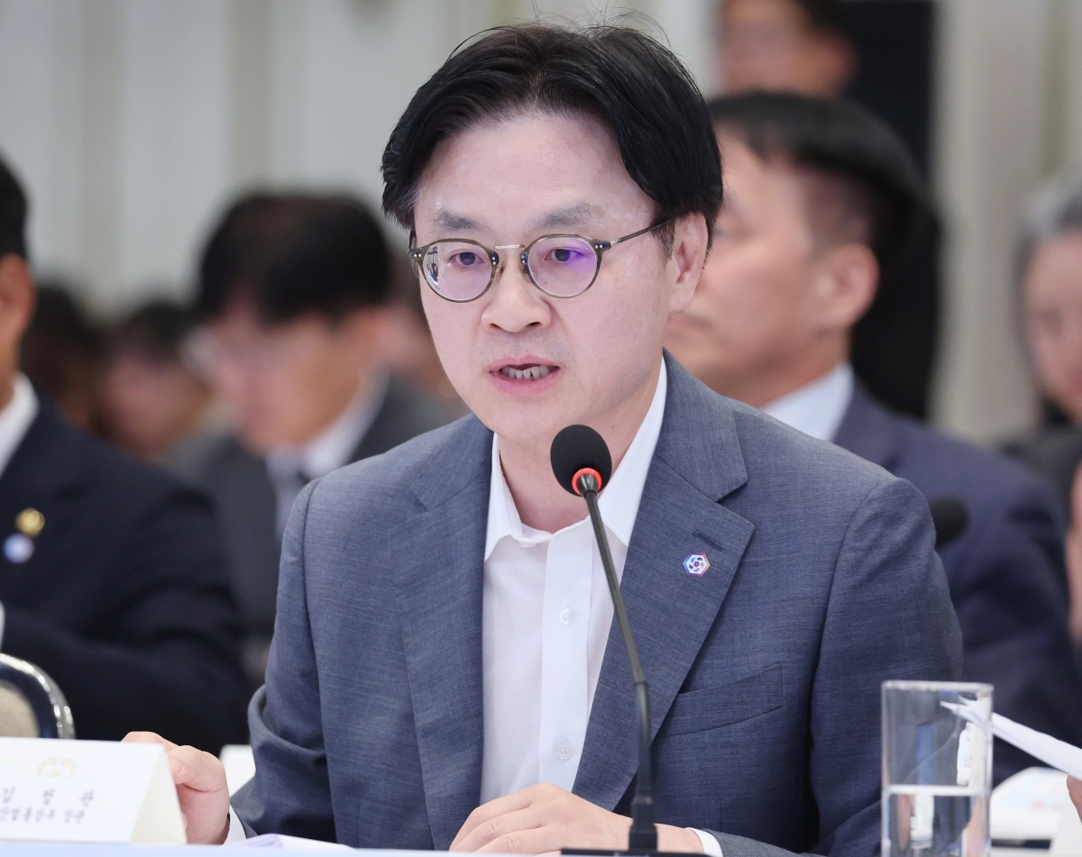 업무보고하는 김정관 산업부 장관