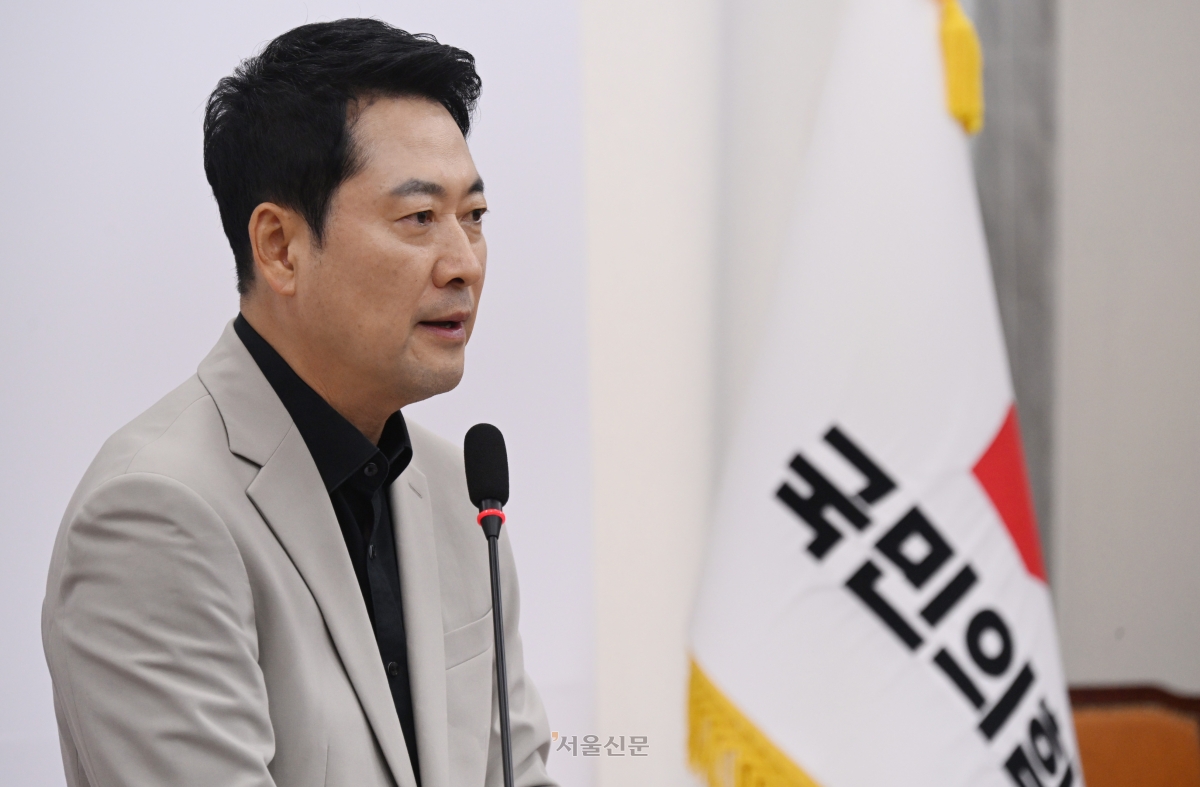 장동혁 국민의힘 당 대표가 4일 국회에서 현안 관련 기자회견을 하고 있다. 안주영 전문기자