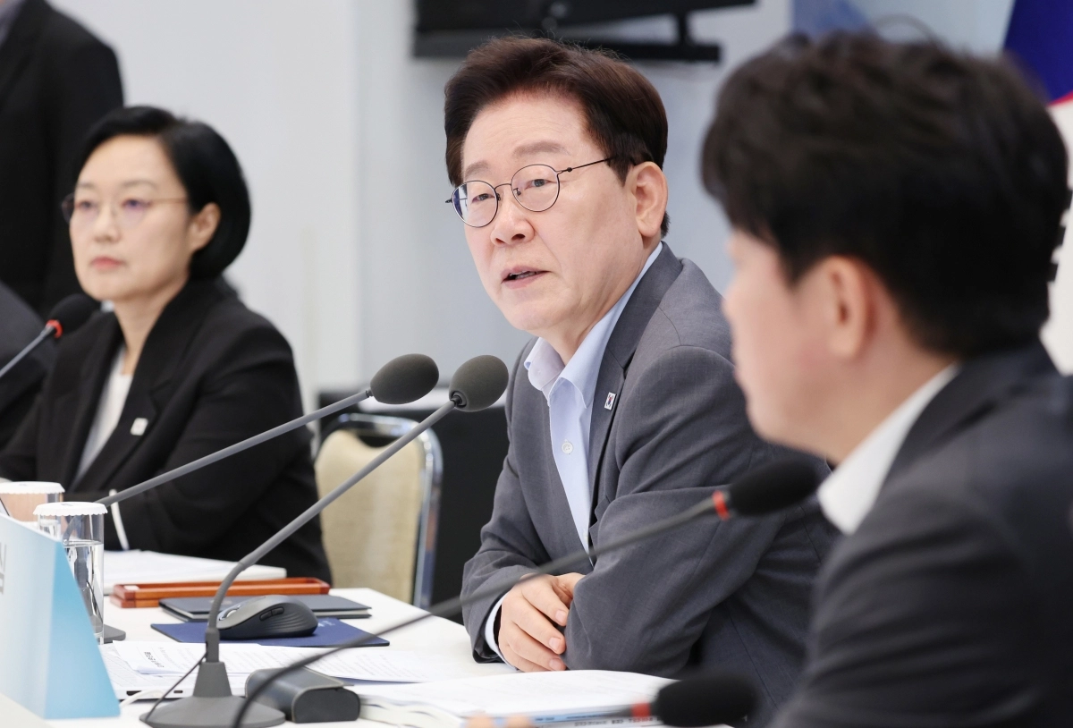 이재명 대통령이 5일 청와대 영빈관에서 열린 외교부·통일부·국방부·국가보훈부 등에 대한 부처 업무보고에서 발언하고 있다. 2026.8.5 연합뉴스