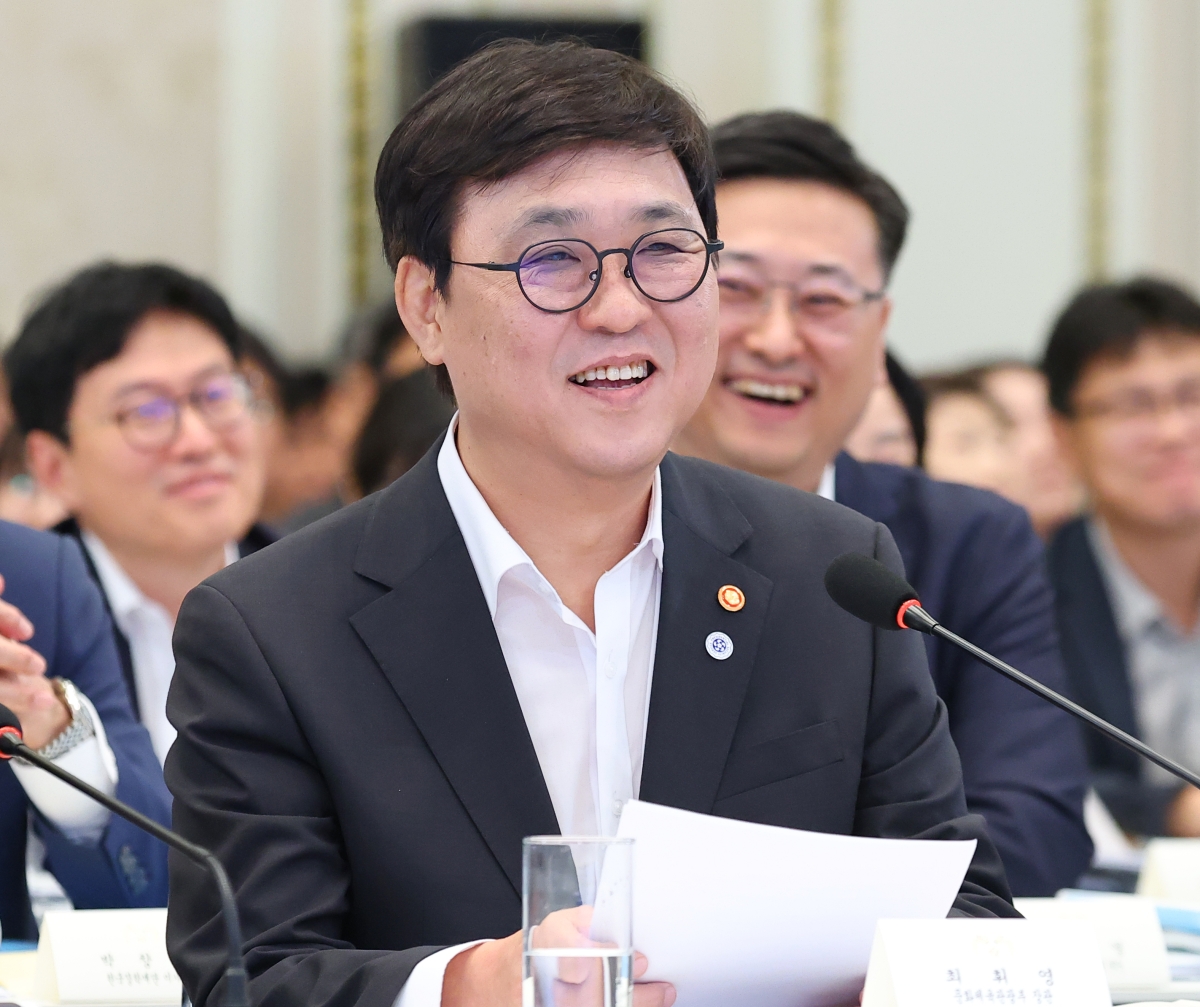 최휘영 문체부 장관이 5일 청와대 영빈관에서 열린 이재명 대통령 주재 부처 업무보고에서 보고하고 있다. 연합뉴스