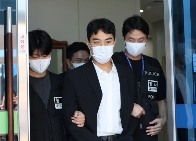 지난달 30일 영장실질심사를 마친 최영중 전 청주시의원. 연합뉴스.