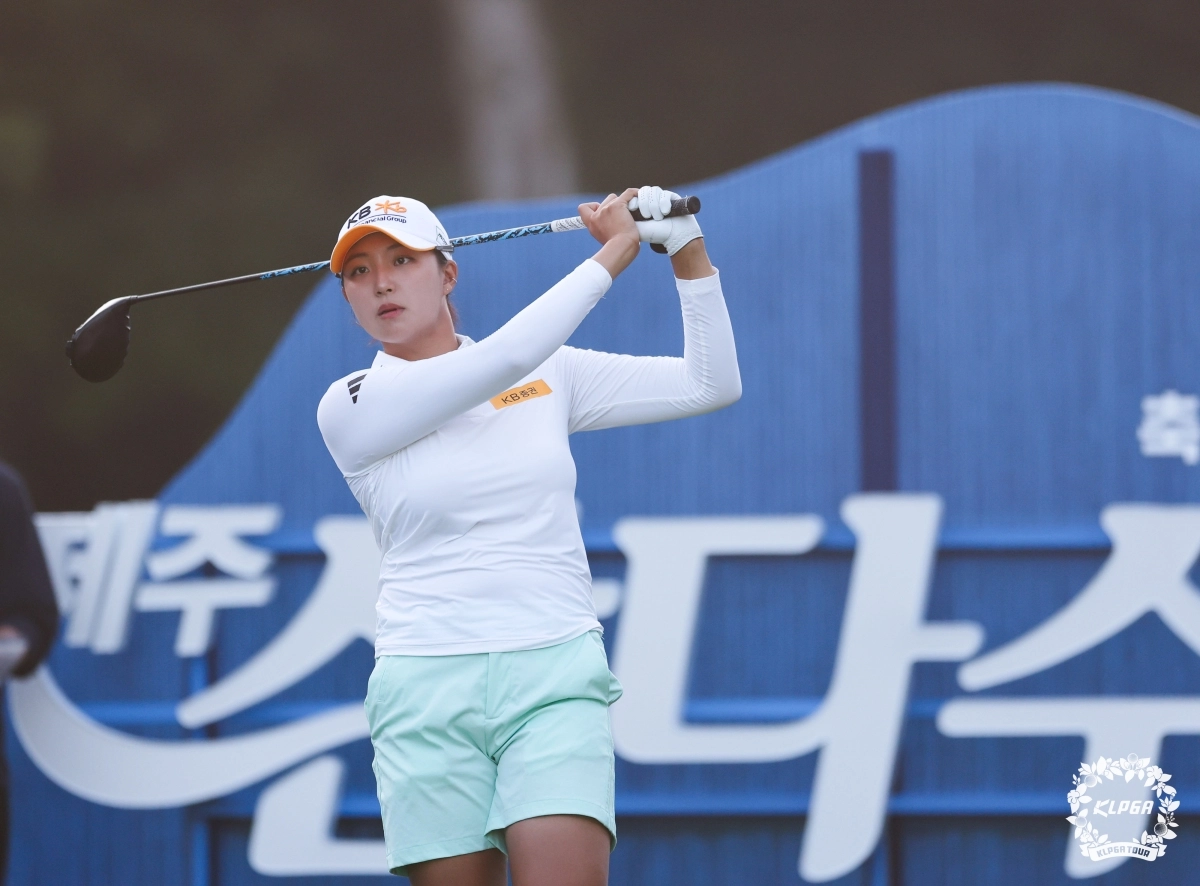 박예지가  6일 제주 서귀포시 테디밸리 골프＆리조트(파72)에서 열린 제주 삼다수 마스터스(총상금 10억원) 1라운드 10번 홀(파4) 드라이버 티샷을 날리고 있다. KLPGA 제공.