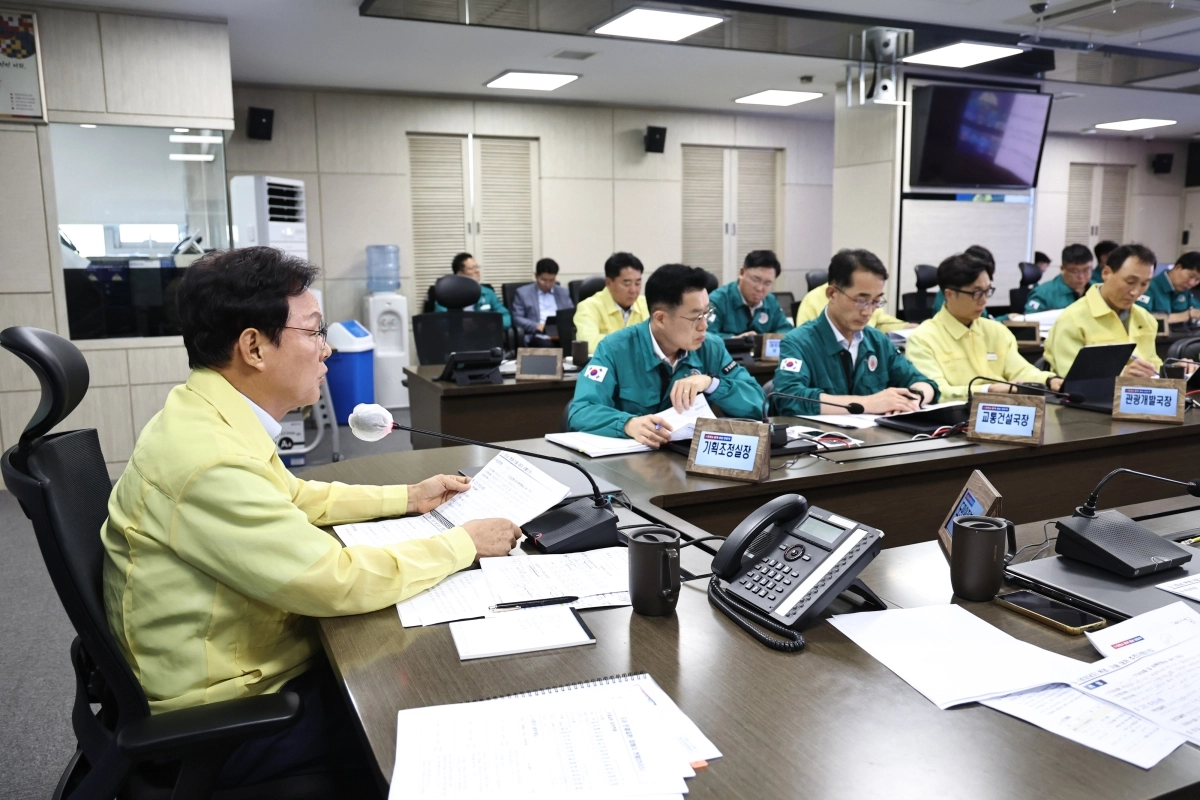 폭염·가뭄 대처상황 점검회의 모습. 2026.8.6. 경남도 제공