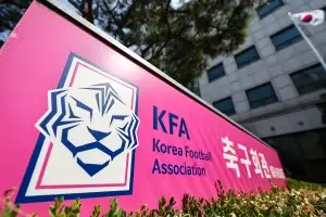 “해줘야지” 축구협회, 외국인 심판에 ‘안마방 성접대’…월드컵·올림픽 예선도 포함