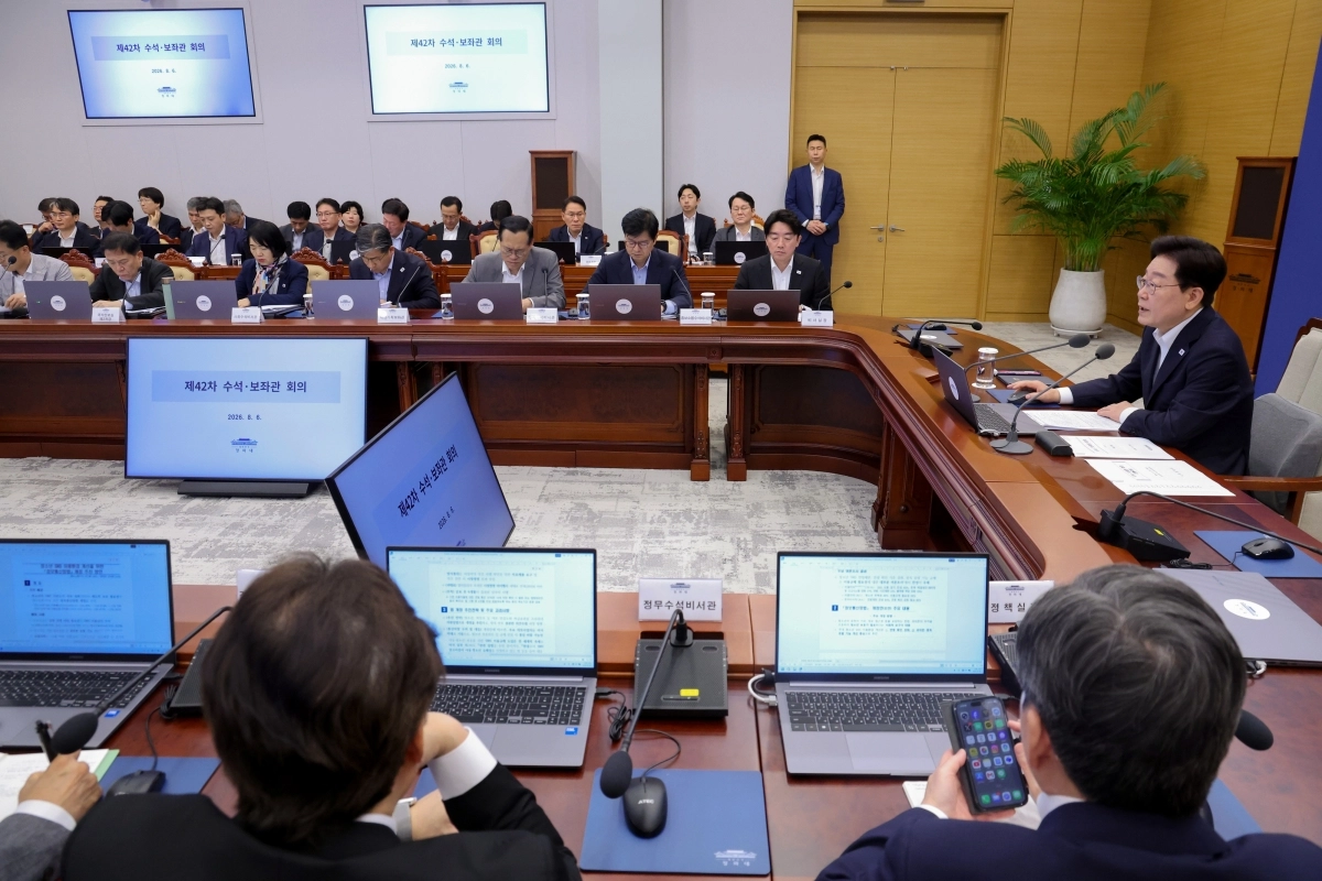 이재명 대통령이 6일 청와대에서 수석보좌관회의를 주재하고 있다. 2026.8.6 청와대통신사진기자단