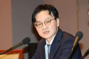김정관 “메가특구 52시간 예외 필요… N% 성과급 반대”