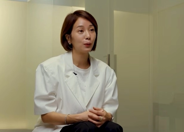그룹 젝스키스 출신 사업가 고지용과 이혼한 가정의학과 전문의 허양임이 유튜브 채널을 열고 새 출발을 알렸다. 유튜브 채널 ‘꼬끄드 허양임’ 캡처