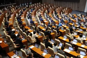 검경 ‘핑퐁’ 책임미루기? “공직자가 설마” 변호사 격차는? “AI 상담” 국민이 실험대상? “숙의했다”