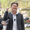 해외만 9번 출국, 소환은 7번 불응…전한길의 발목 잡은 ‘과거 행적’