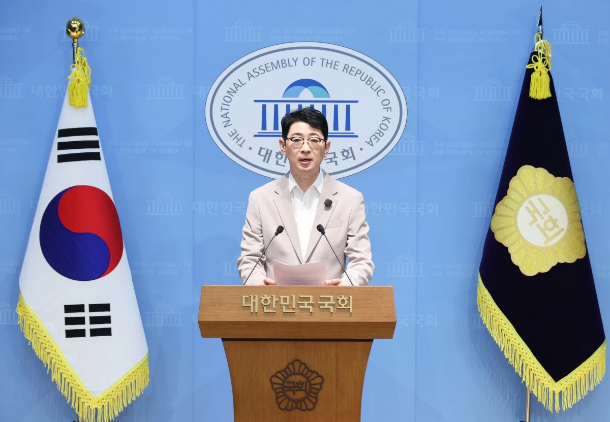 주진우 국민의힘 의원이 9일 국회 소통관에서 선거관리위원회의 시간대별 투표율 입력 관련 기자회견을 하고 있다. 뉴시스