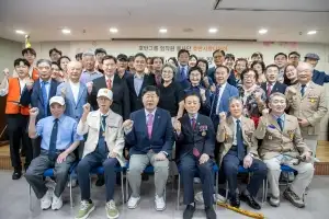 호반그룹, 국가유공자에 장수사진 선물