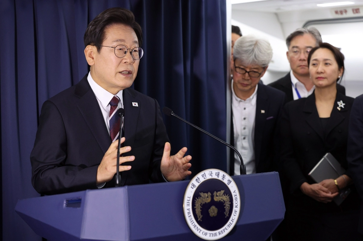 이재명 대통령, G7 순방 기내 기자간담회