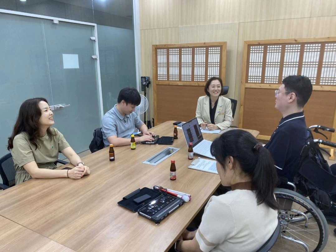 ▲ 지난 6일, 경기도의회 비교섭단체회의실에서 열린 ‘함께하는장애인교원노동조합’ 정담회. (사진=경기도의회)