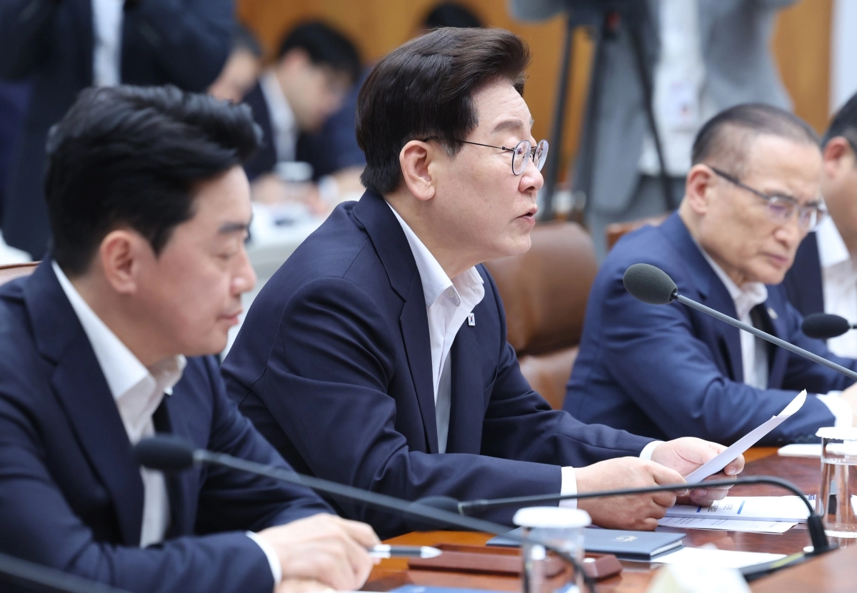 이재명 대통령이 10일 청와대에서 열린 메가프로젝트 민관합동 제2차 점검회의에서 발언하고 있다. 2026.8.10 청와대통신사진기자단