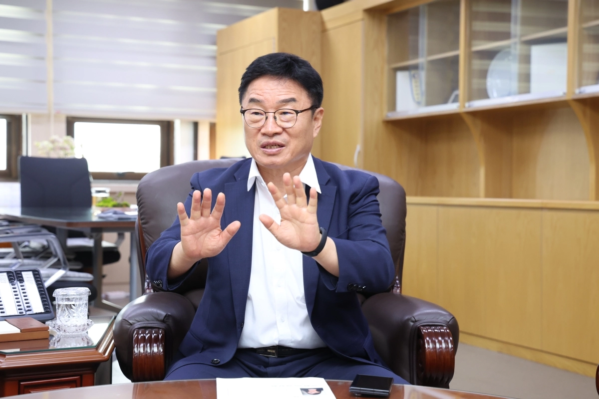 권순기 경남교육감이 21일 서울신문과 만나 경남 교육 비전을 설명하고 있다.  경남교육청 제공