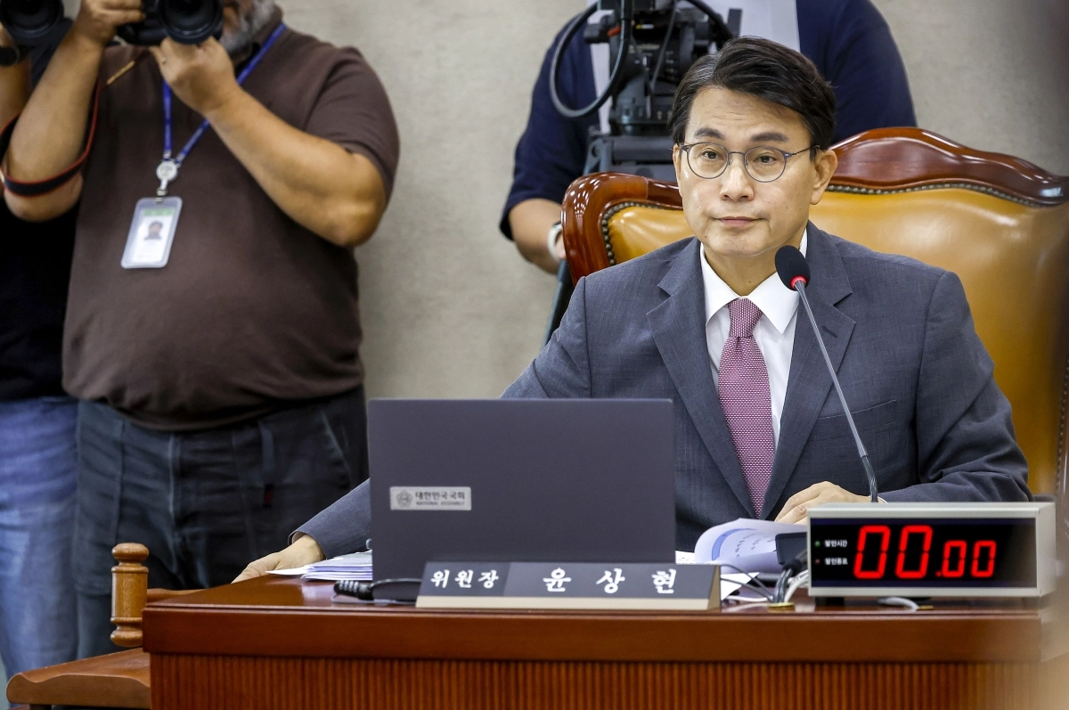 윤상현 국조특위 위원장이 지난 10일 국회에서 열린 3차 청문회에서 의사봉을 두드리고 있다. 뉴시스