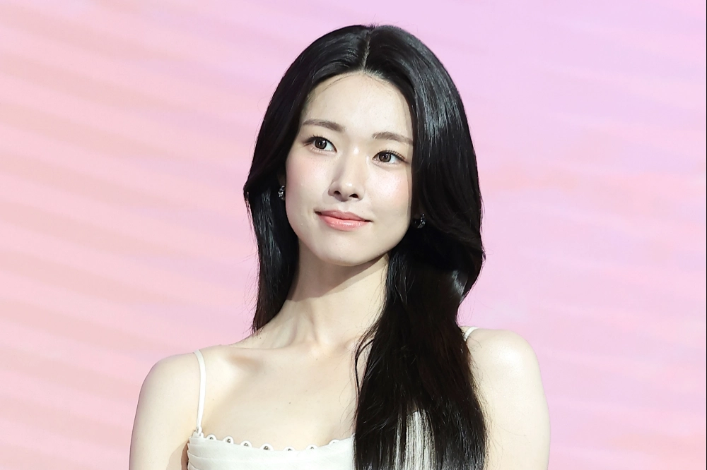 배우 하영이 5일 서울 마포구 호텔 나루 서울 엠갤러리에서 열린 넷플릭스 시리즈 ‘이런 엿같은 사랑’ 제작발표회에서 포즈를 취하고 있다. 2026.8.5 뉴스1