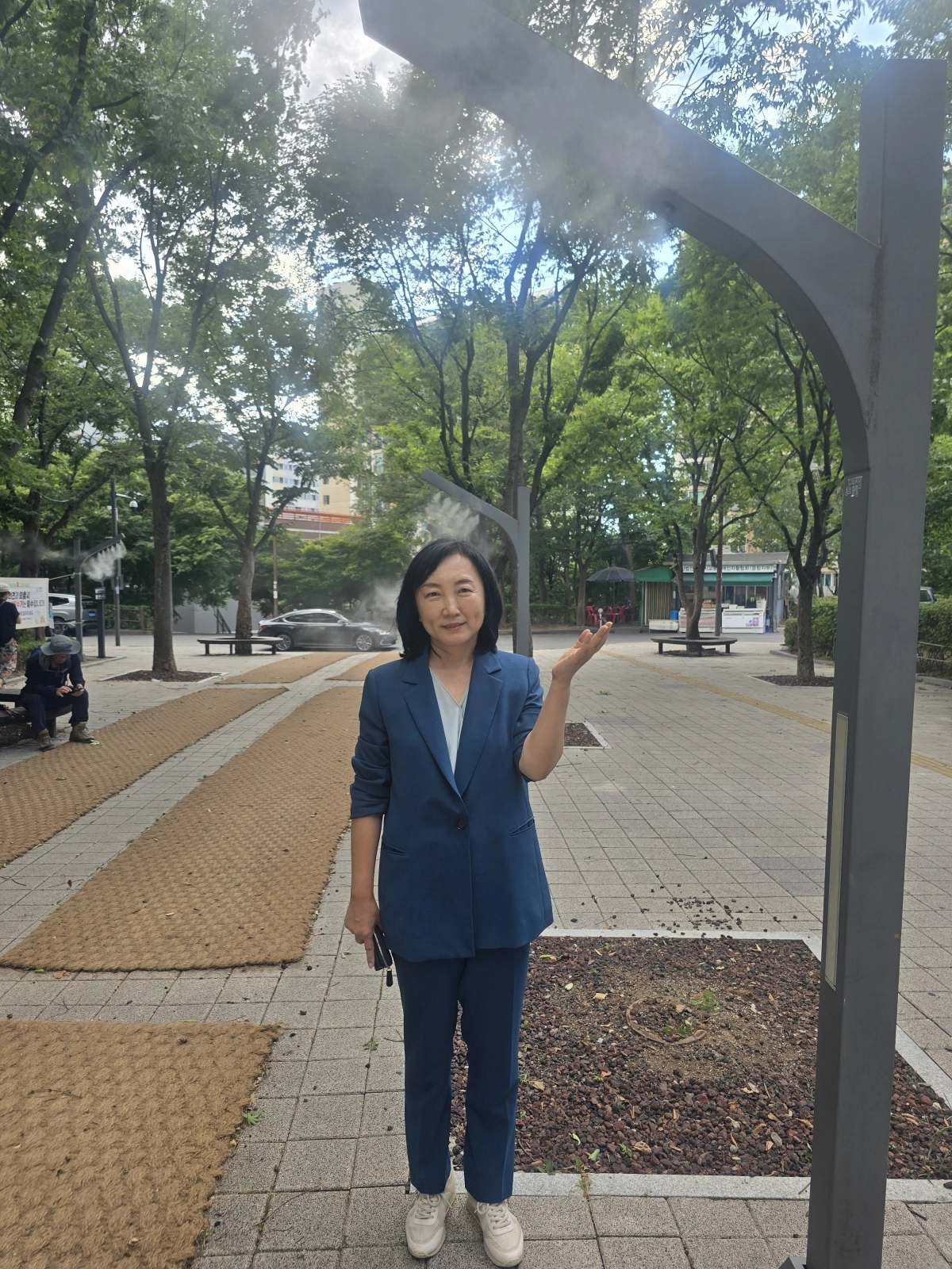 지난 8일 중랑구 폭염 대응 현장점검을 실시한 이영실 의원. 서울시의회 제공