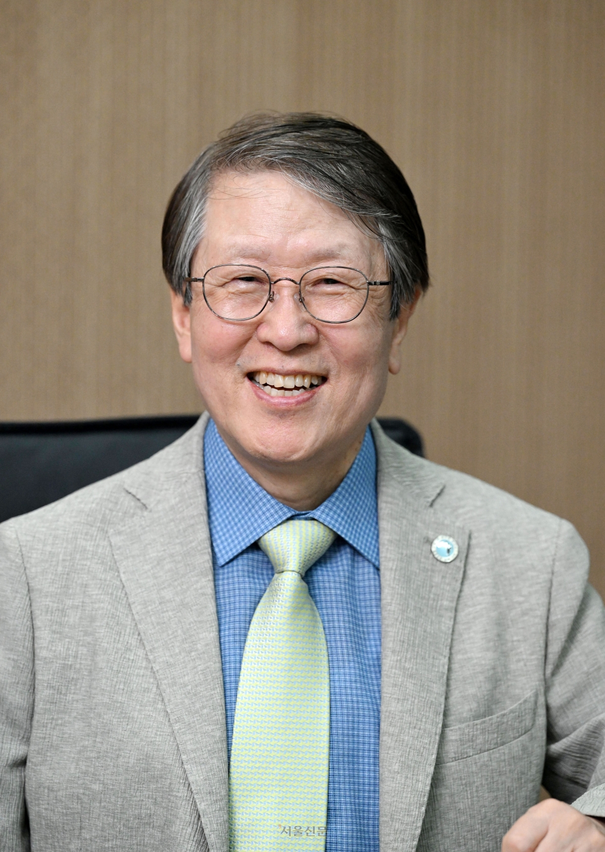 황일순 서울대 원자핵공학과 명예교수는 “가장 안전한 차세대 원전으로 세계 시장에서 입지를 다지려면 기후에너지환경부, 산업부, 과기정통부 등으로 나누어진 원자력 정책을 에너지부로 신설해 통합할 필요가 있다”고 제안했다.  도준석 전문기자