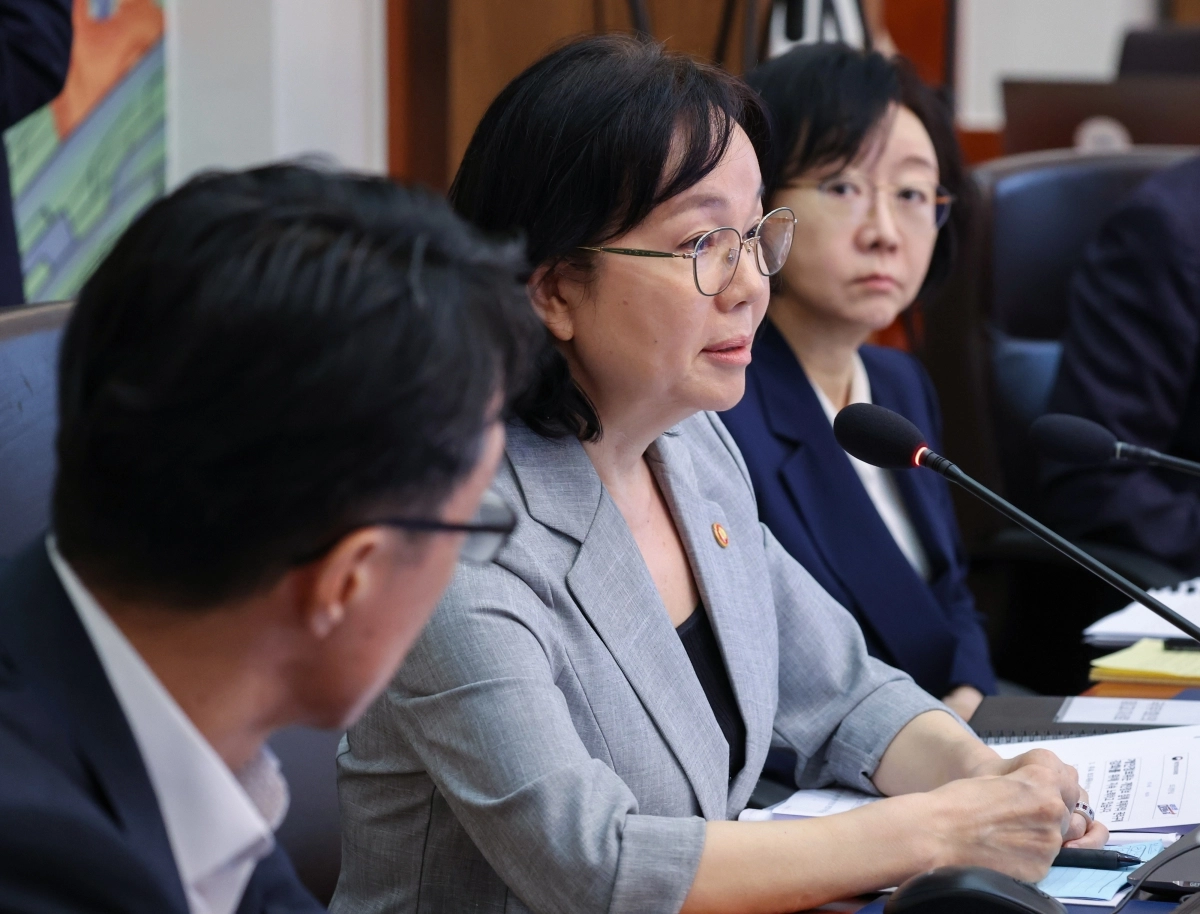 발언하는 송경희 개인정보위원장