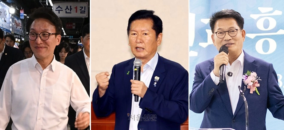 더불어민주당 8·17전당대회를 엿새 앞둔 11일 김민석(왼쪽) 당대표 후보가 서울 송파구 가락몰을 방문해 상인들과 인사를 나누고 있다. 정청래(가운데) 후보가 이날 전남광주 북구 광주교대 교육매체센터에서 열린 초청강연회에 참석해 발언 중인 모습. 같은 날 전남광주 고흥 분청문화박물관에서 열린 ‘이순신과 흥양수군 기획전시 개막식’에서 송영길(오른쪽) 후보가 인사말을 하고 있다. 안주영 전문기자·전남광주 연합뉴스·송영길 의원실 제공