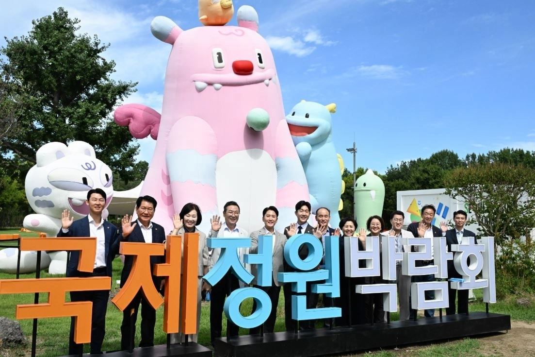 지난 11일 서울국제정원박람회 현장점검을 실시한 서울시의회 환경수자원위원회(위원장 이민석). 서울시의회 제공