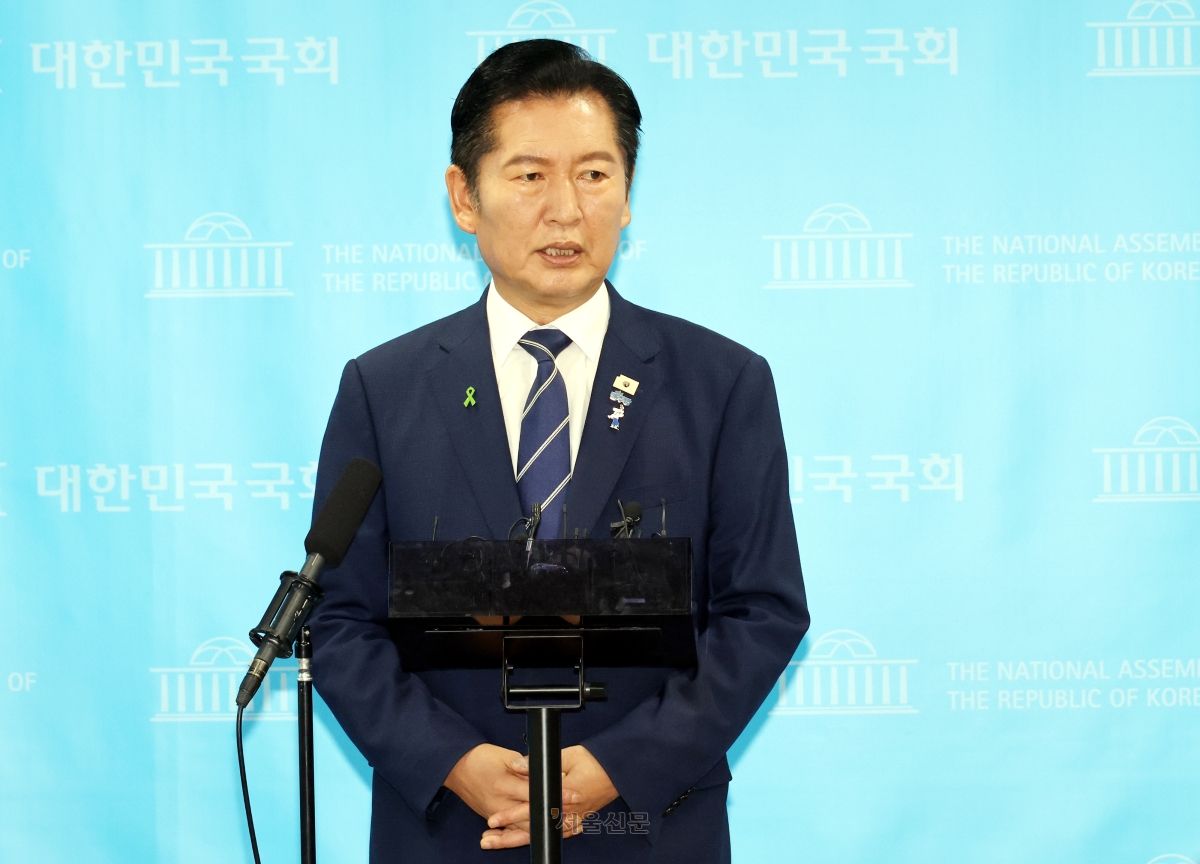 정청래 더불어민주당 당 대표 후보가 12일 국회 소통관에서 기자회견을하고 있다. 2026.8.12.안주영 전문기자