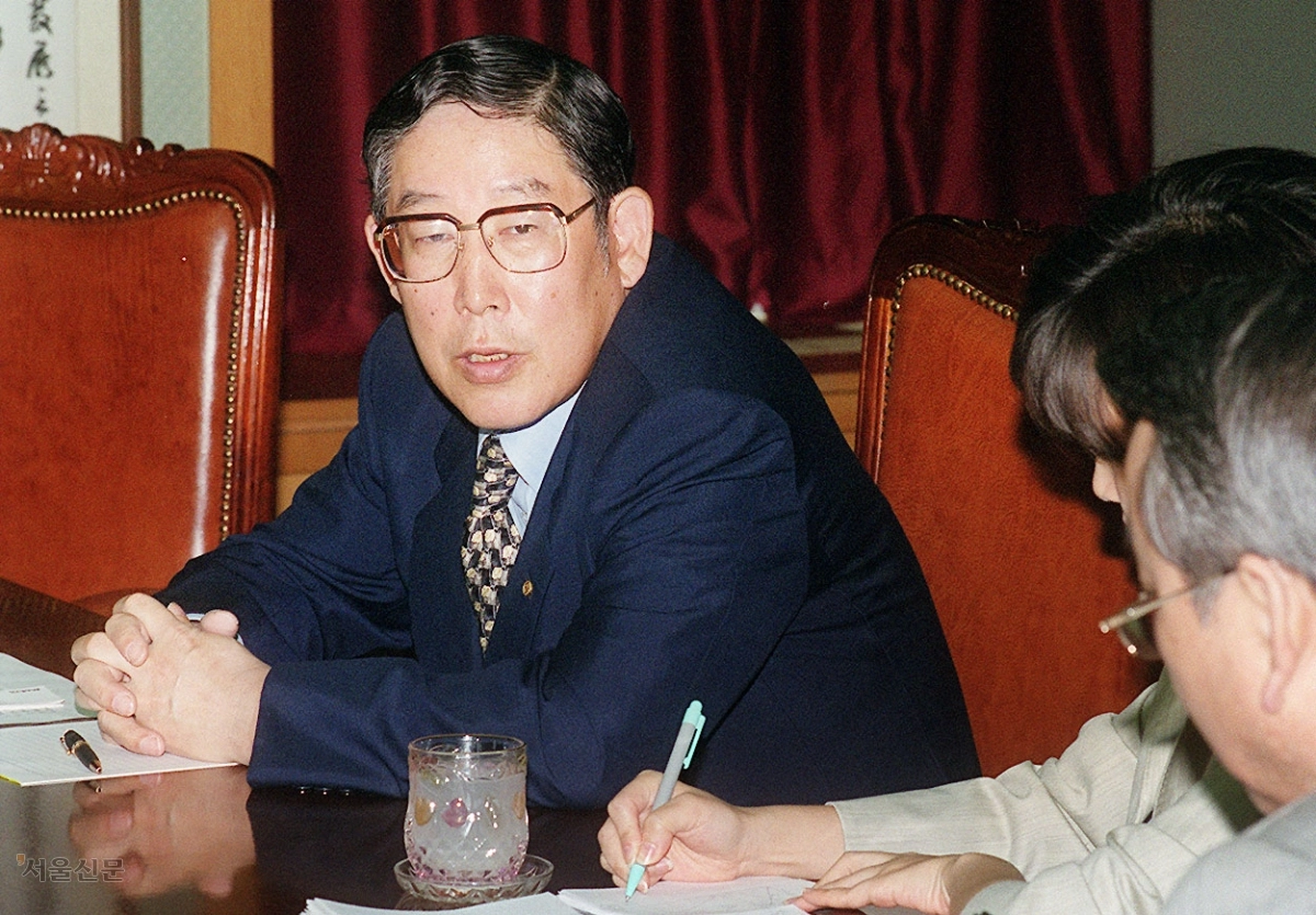 오쿠다 히로시 전 사장. 서울신문DB