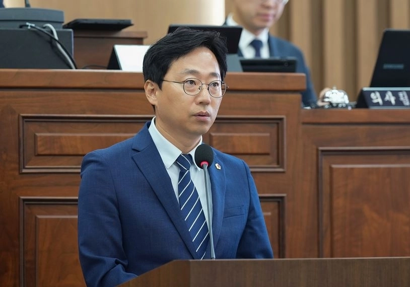 오승철 위원장이 하남시의회 제351회 임시회 제1차 본회의에서 5분 자유발언을 통해 하남시의 건전한 재정 운영을 촉구하고 있다. 하남시의회 제공