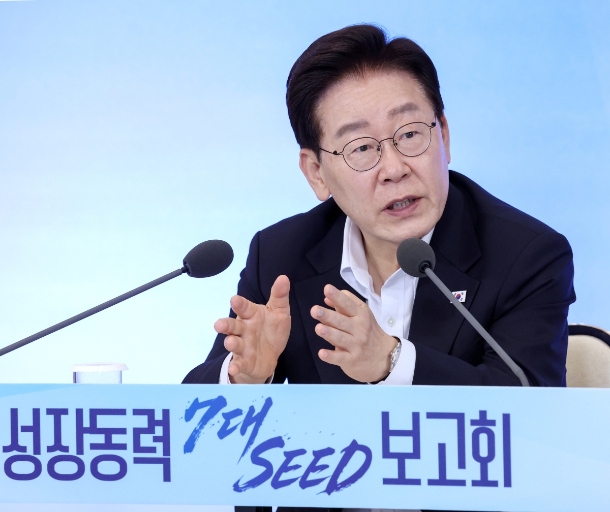 이재명 대통령이 12일 청와대에서 열린 미래성장동력 ‘7대 SEED’ 보고회에서 발언하고 있다. 2026.8.12 청와대통신사진기자단