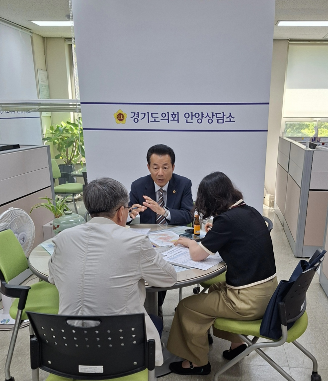 김성수 경기도의회 교육행정위원장, 명학동 및 안양동 개발사업에 따른 학생배치·수용여건 점검