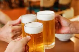 와인 괜찮고, 소주·맥주는 안 된다?…같은 한 잔인데 ‘사망 위험’ 천지차이, 왜