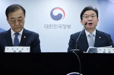 오픈런 아우성에…이주비·잔금 대출 푼다