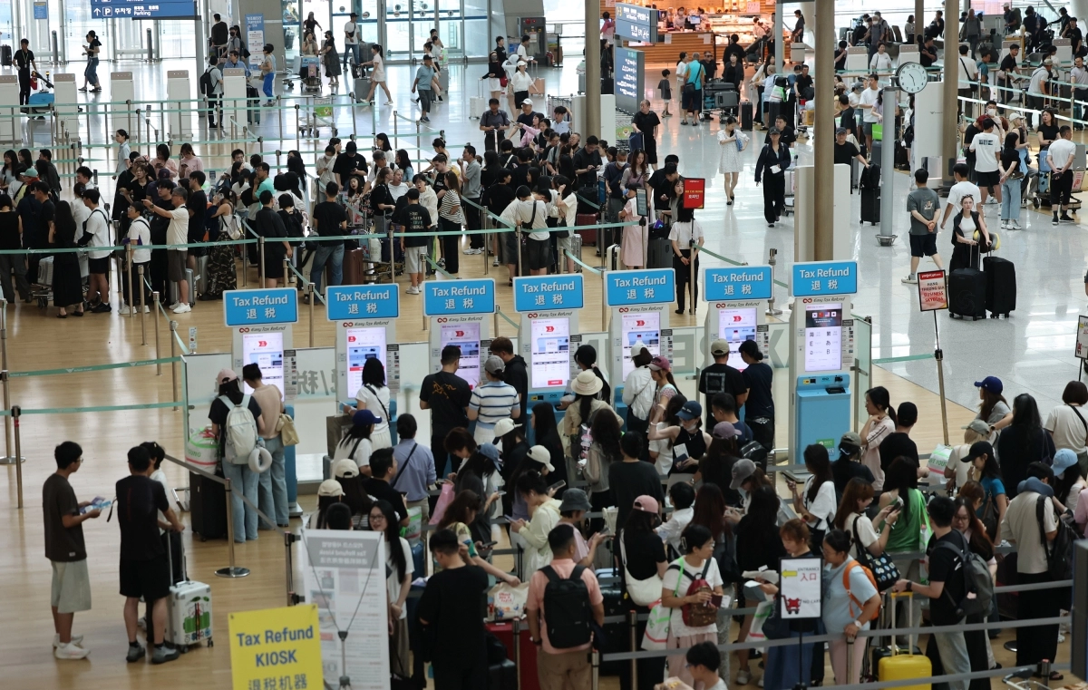 지난 2일 인천국제공항 제1터미널 출국장이 휴가객들로 북적이고 있다. 인천공항공사 제공