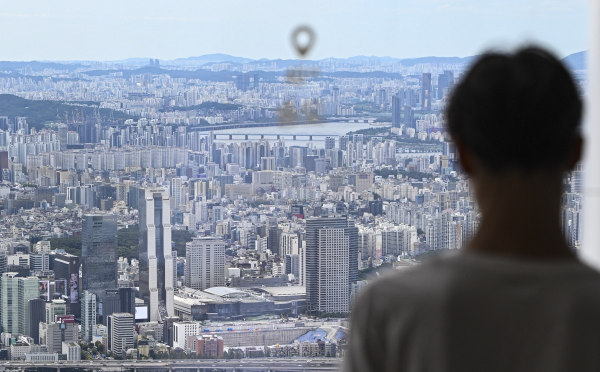 서울 송파구 롯데월드타워 서울스카이에서 바라본 서울 시내 아파트의 모습. 2026.8.9. 이지훈 기자