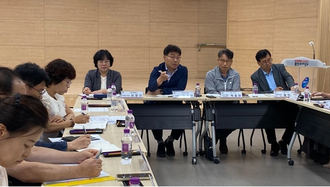 ▲ 지난 13일 용인시 처인구 남사읍 행정복지센터에서 열린 ‘경기도 기후농정 추진 관련 농업인 현장간담회’에 참석한 김성태 의원(사진=경기도의회)