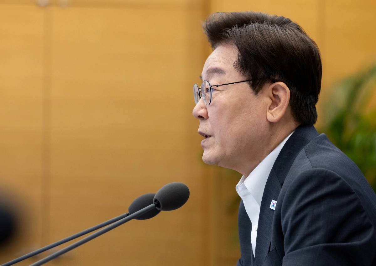 이재명 대통령이 13일 청와대에서 열린 수석보좌관회의에서 발언하고 있다. 연합뉴스