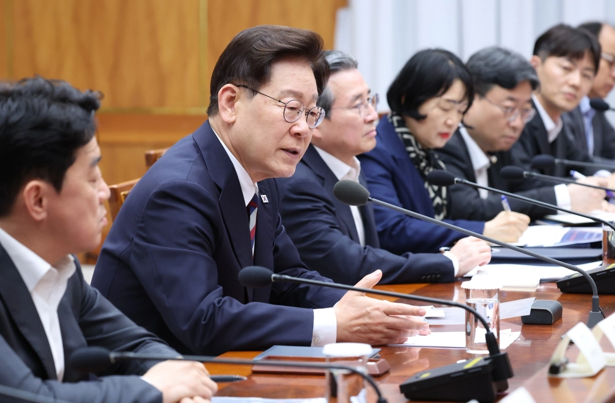 이재명 대통령이 14일 청와대에서 열린 청년정책 전문가 간담회에서 발언하고 있다. 2026.8.14 연합뉴스