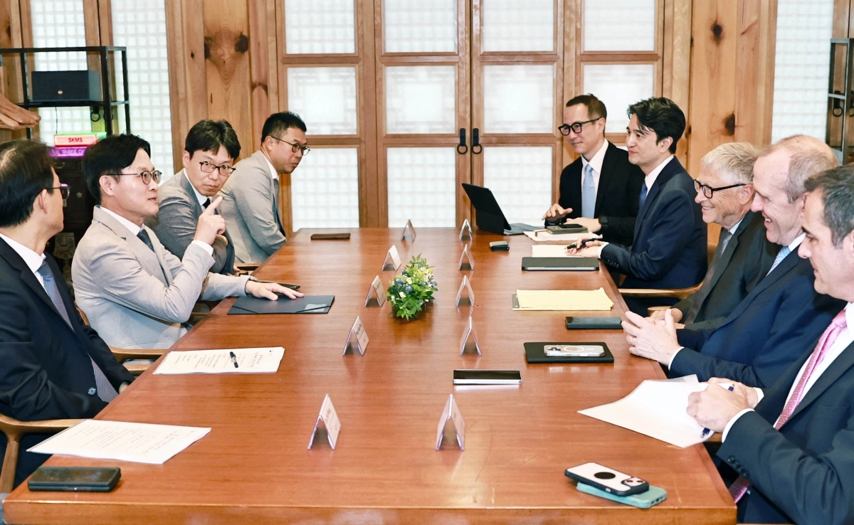 빌 게이츠 의장 만난 김정관 장관