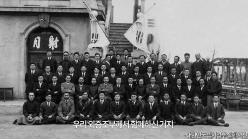 그룹 코요태의 멤버 빽가는 제81주년 광복절인 15일 자신이 독립운동가 진희창(1874∼1933) 선생의 후손이라고 소개했다. 데뷔 22년여 만이다.  2026.8.15 유튜브 채널 ‘빽가언니’ 화면