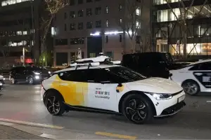 심야 대로만 달린 자율주행 택시… ‘무사고 성적표’는 의문