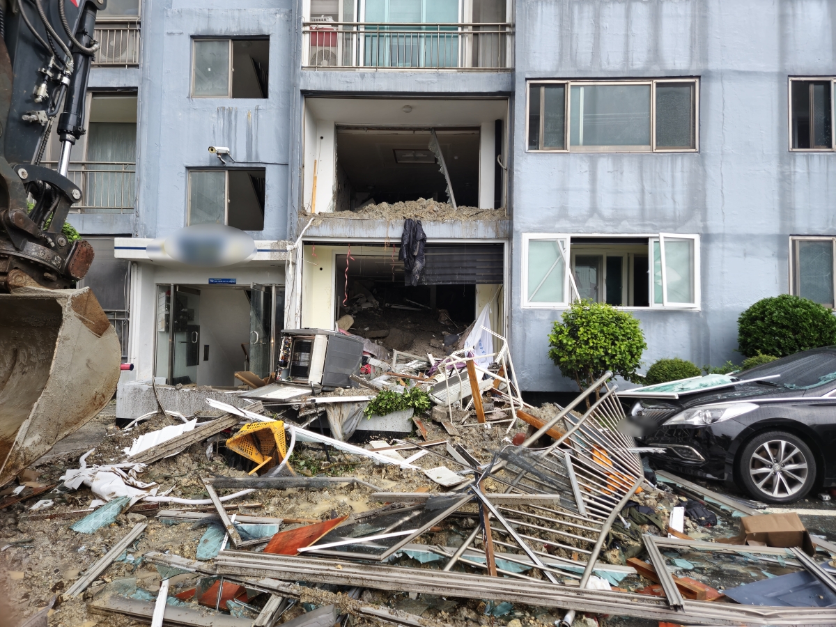산사태 토사 덮친 거제 아파트