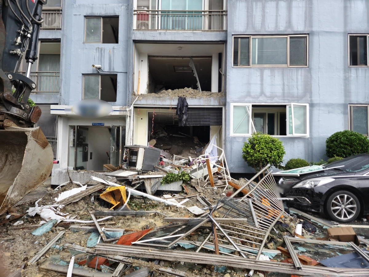 산사태 토사 덮친 거제 아파트