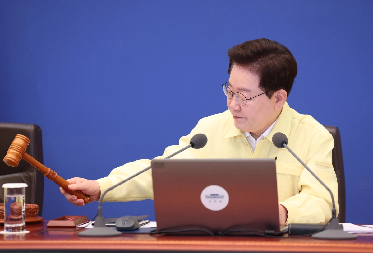 이재명 대통령이 18일 청와대에서 제1회 을지국무회의 개회 선언을 하고 있다. 2026.8.18 연합뉴스