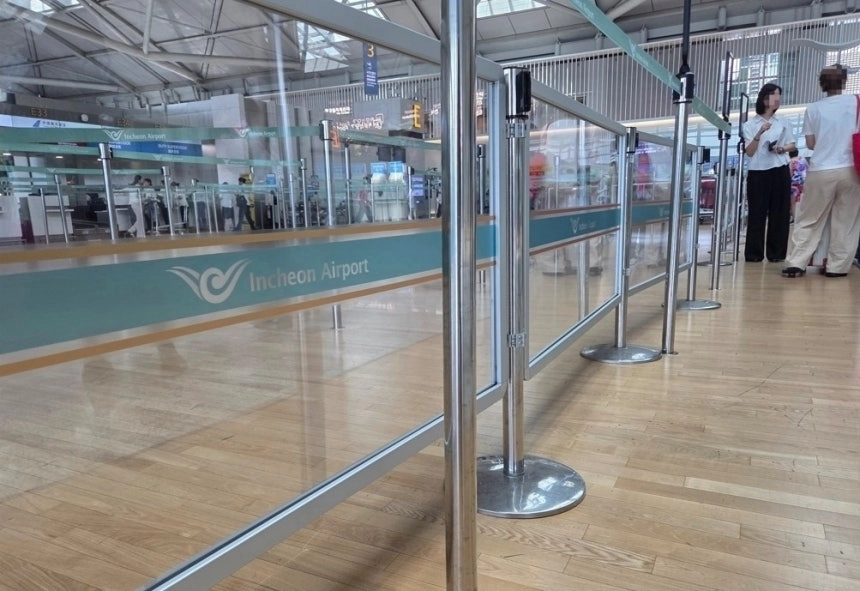 인천공항 제1여객터미널 3층 출국장에 설치된 안전 펜스. 연합뉴스(독자 제공)