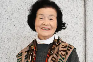 바닥을 딛고 비로소 일어서다…82세 ‘신인’ 이복렬의 첫 시집