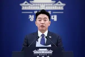 강훈식 “이륜차 불법주차 단속, 배달노동자 생계 외면한 탁상행정”