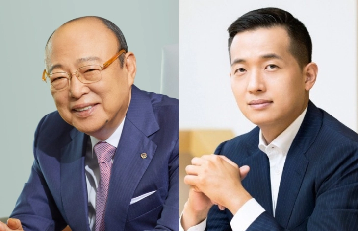 김승연(왼쪽) 한화그룹 회장과 김동관(오른쪽) 수석부회장.